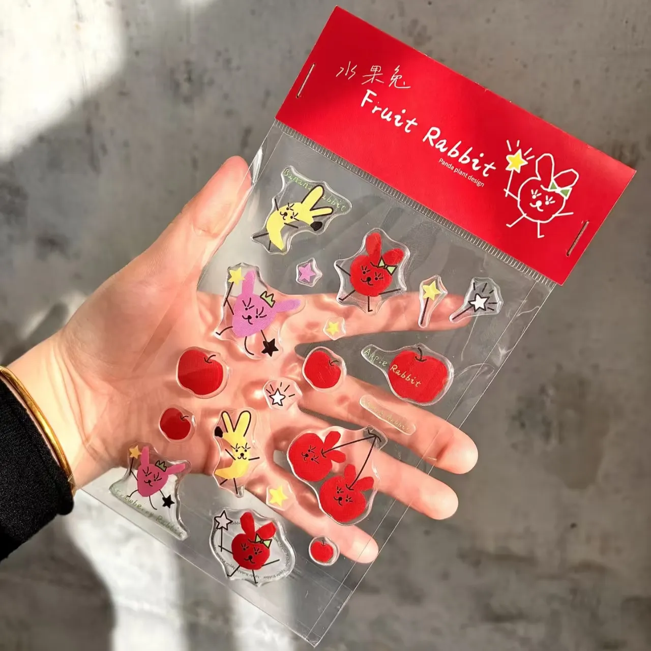 Zergatik ematen diete epoxi-etiketek produktuei premium itxura handiagoa?