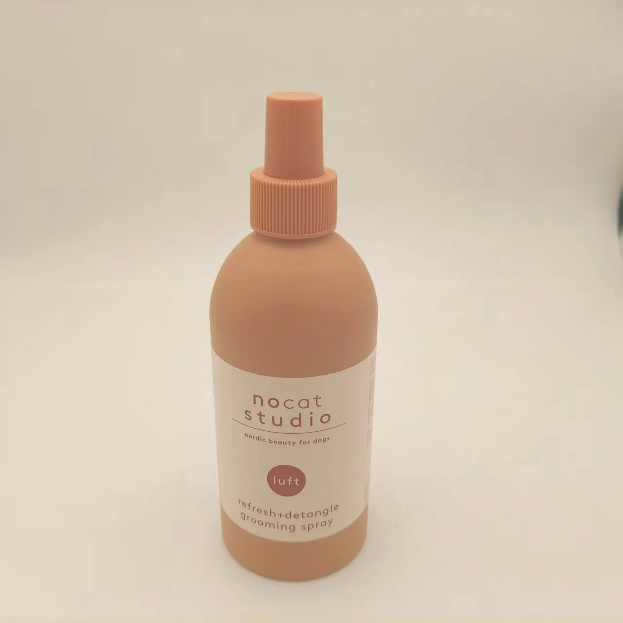 Spray botila etiketak